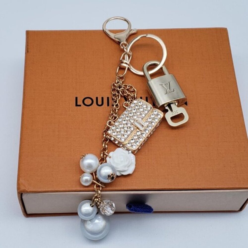 Authentic Louis Vuitton Gold Lock & Box w/ Unbranded Bag Bagcharm 121825 - Picture 2 of 6